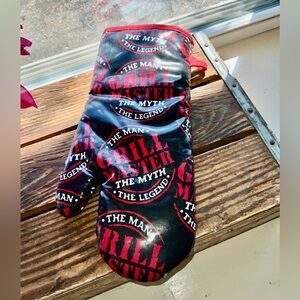 Grill Master Silicone Oven Mitt - Black and Red ~ New